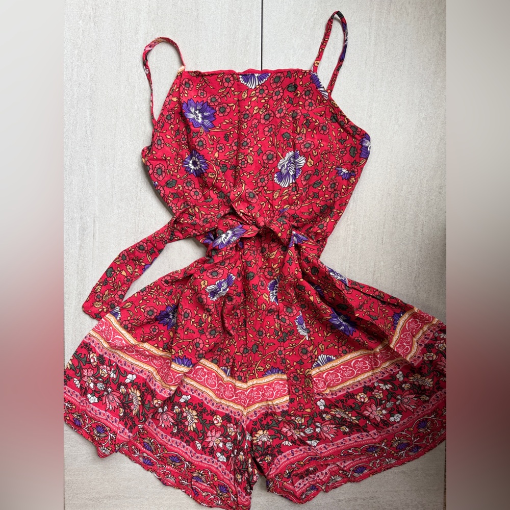 Floral Romper shorts size small